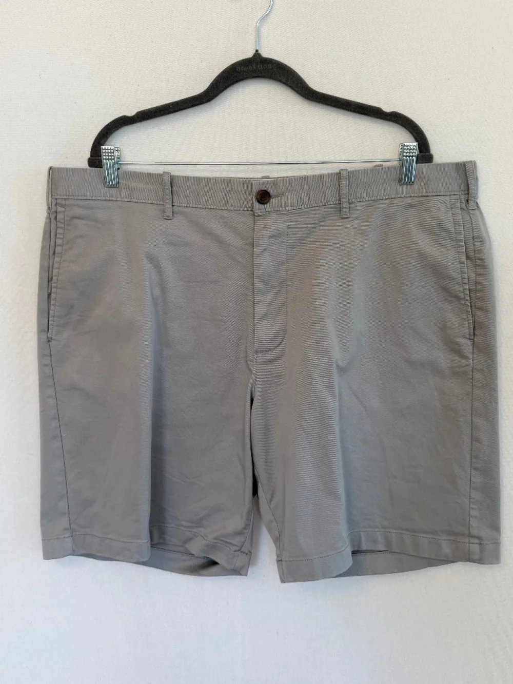 J. CREW Men’s Size 40 Gray 9 inch Inseam Flat Front Shorts